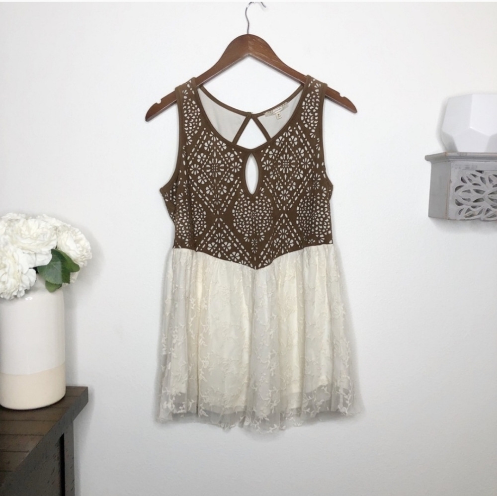 Gimmicks lazer cut out babydoll lace tank top med